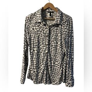 BCBG MaxAzria Long Sleeve White and Black Patterned Button-Up Blouse Women’s XL